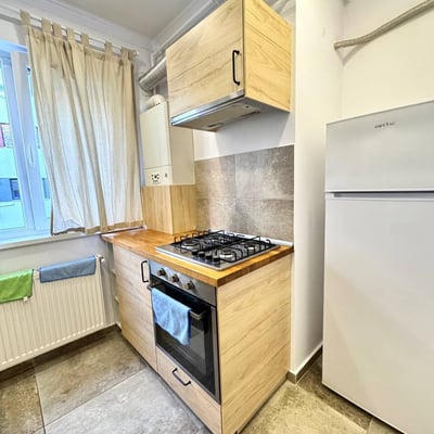 Miete eines gemütlichen 1-Zimmer-Apartments mit Balkon und Klimaanlage in Bukarest, Rumänien